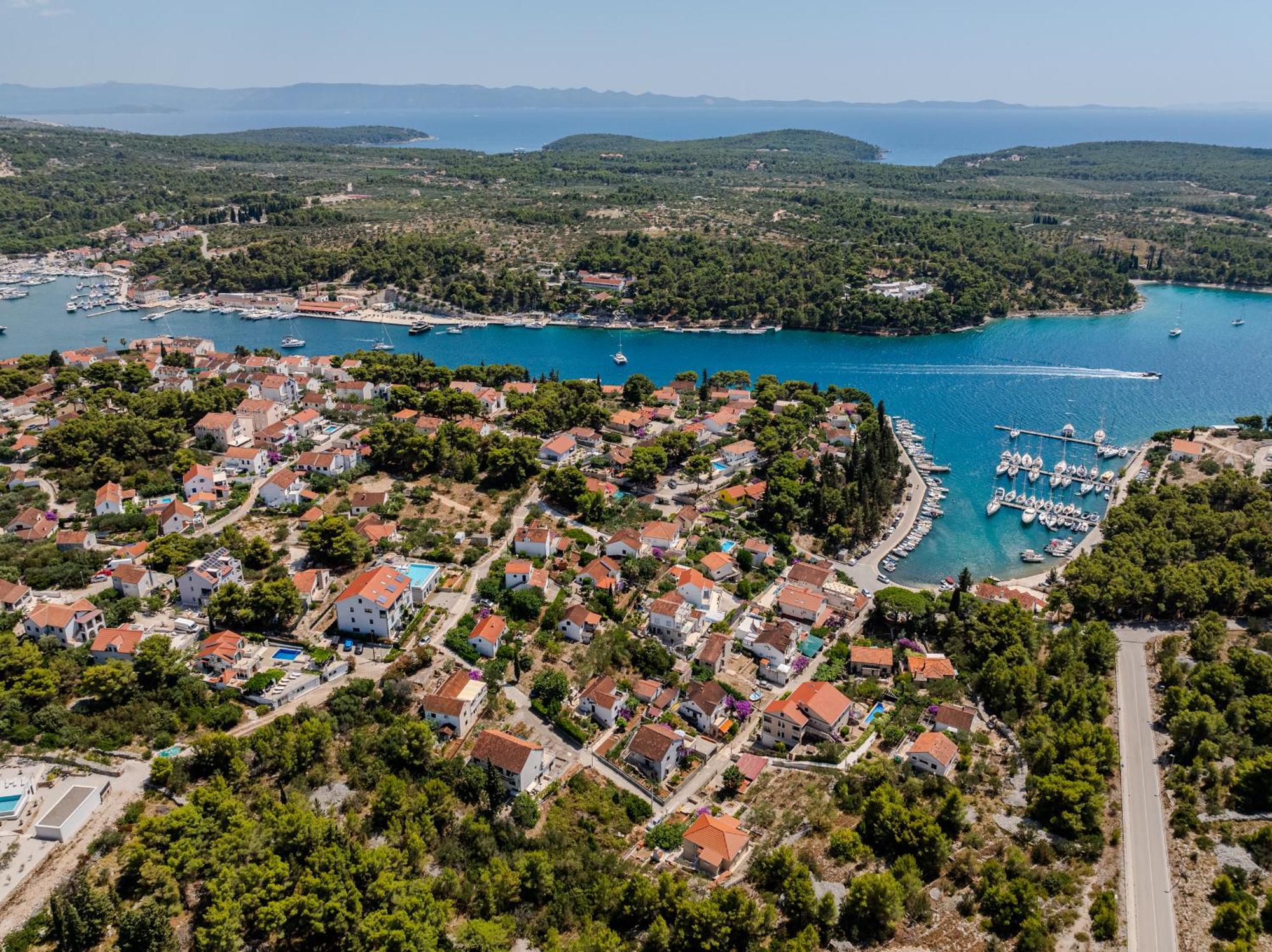 Villa Julia With Heated Pool, Ideal For Large Groups Milna (Brac) Exterior foto