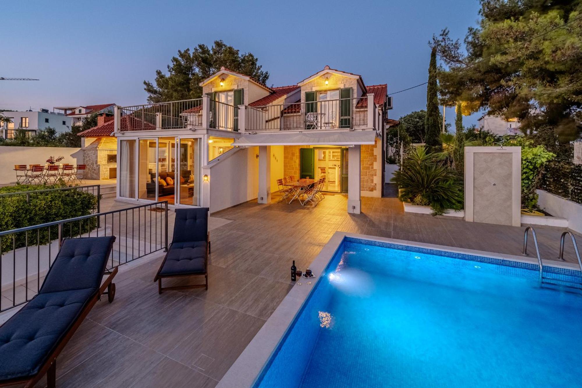 Villa Julia With Heated Pool, Ideal For Large Groups Milna (Brac) Exterior foto